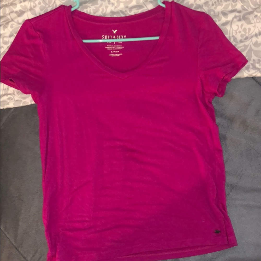 pink American Eagle T-shirt